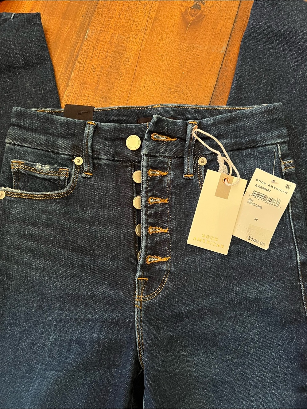 Good American | High Rise Skinny Jean - Picture 7 of 7